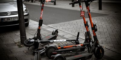 5 forskelle på scooter og el-løbehjul - Sådan er de forskellige